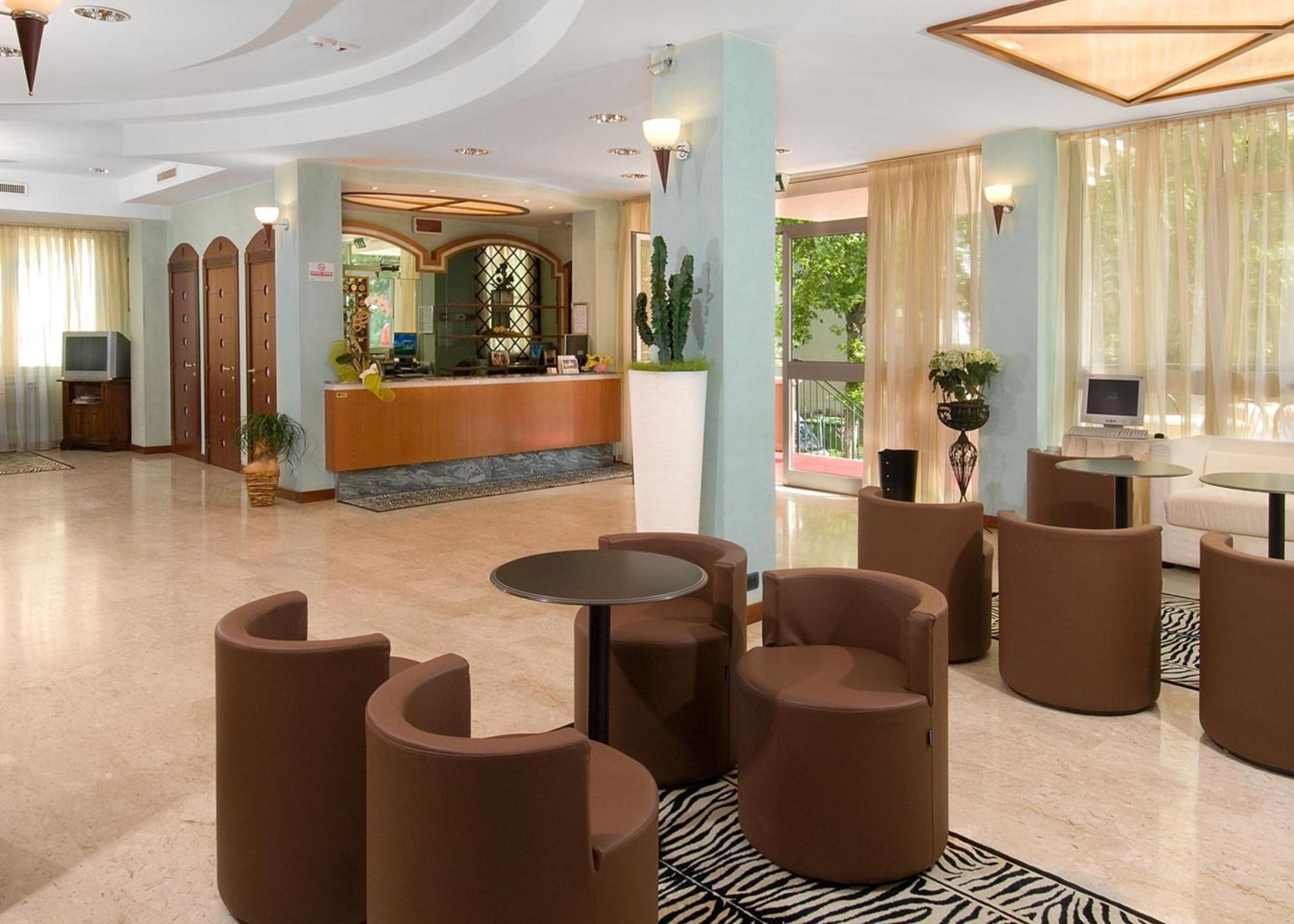Hotel Savoia 切塞纳蒂科 外观 照片